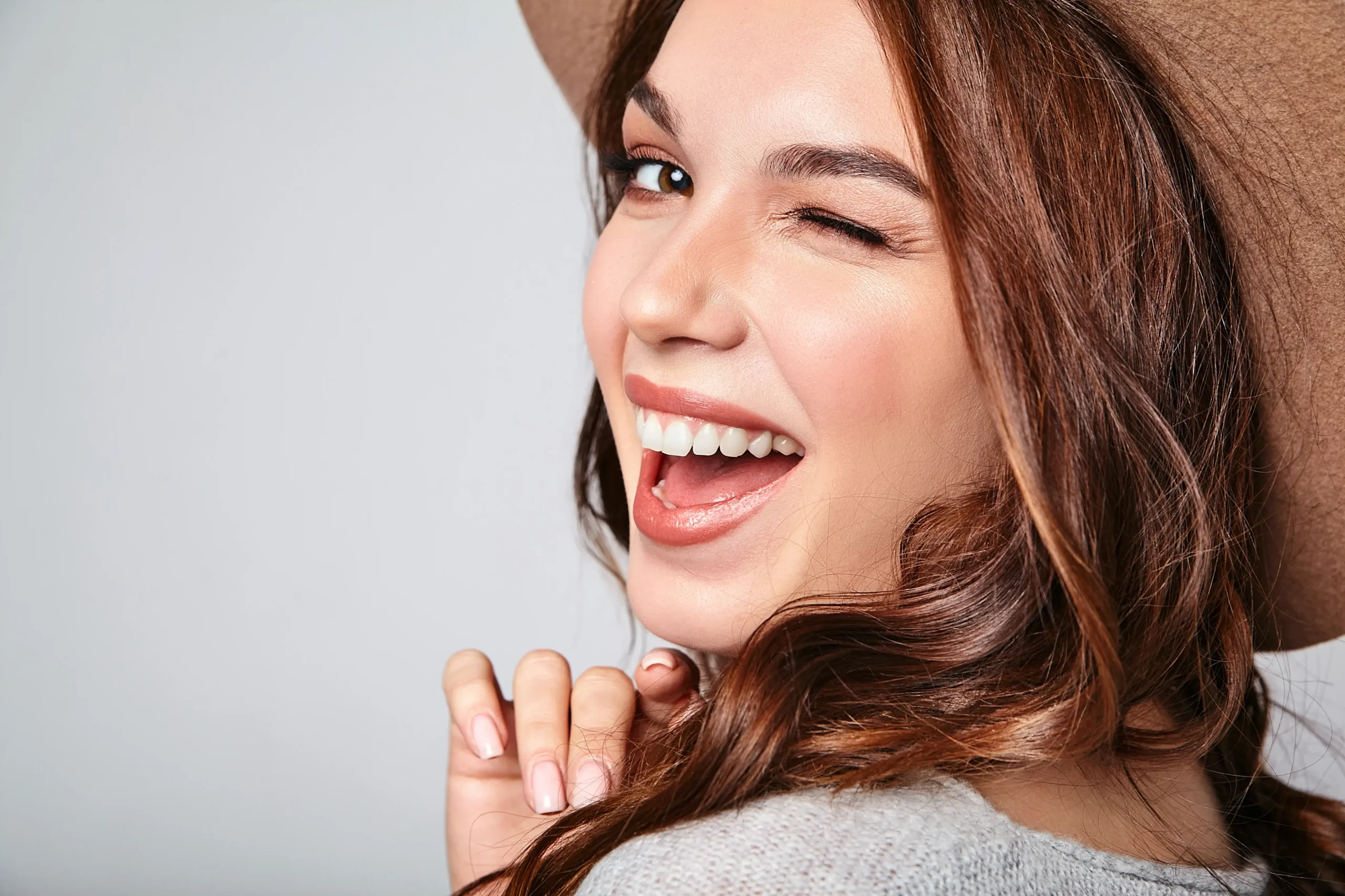 Turkey Veneers in 2026: Is E-max Worth the Extra Cost Over Zirconium?